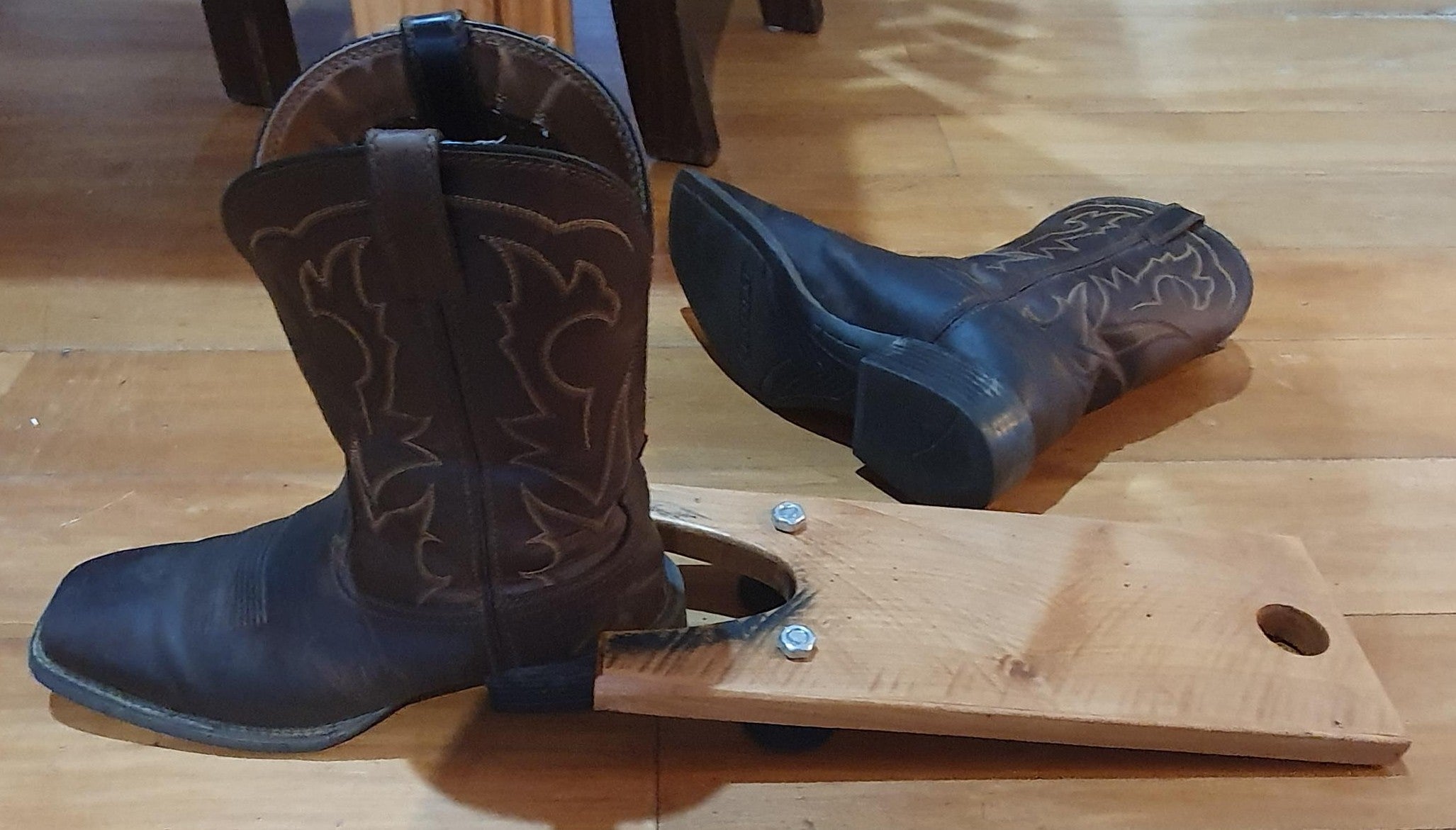 Macrocarpa Wooden Boot Jack